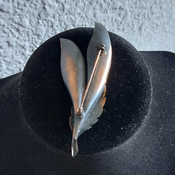 Vintage Copper Toned Fall Leaves Brooch - Picture 3 of 4